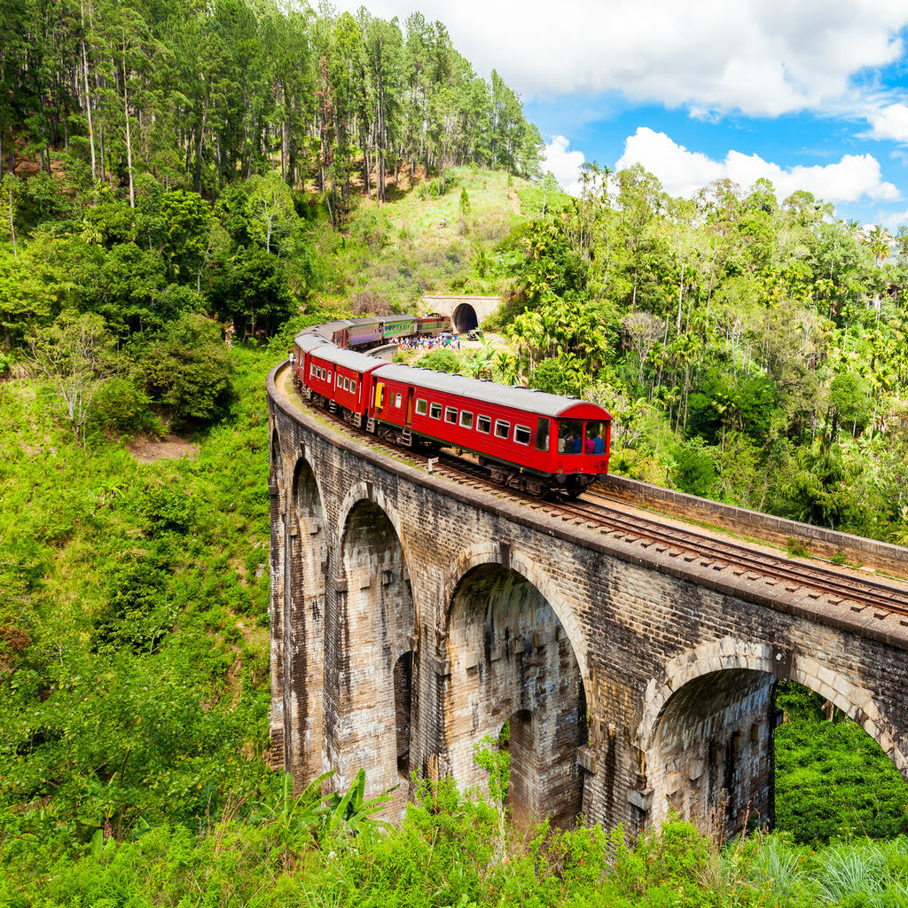 Nine-arches-Bridge-Ella-Sri-Lanka