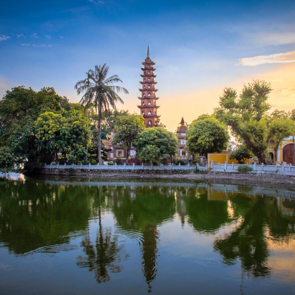 Pagode-Trấn-Quốc-Tây-Hồ-Hanoi-Vietnam