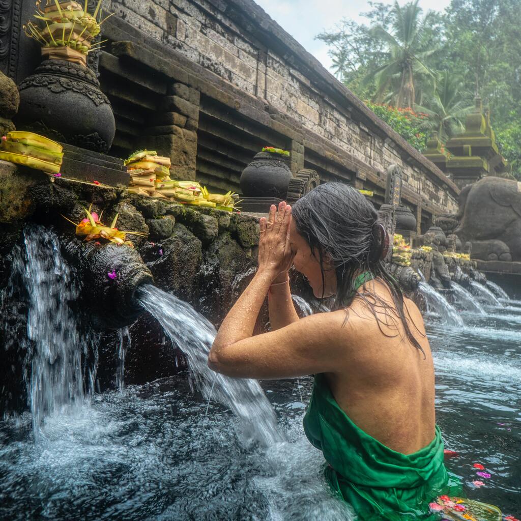 Pura-Tirta-Empul-Tampaksiring-Bali