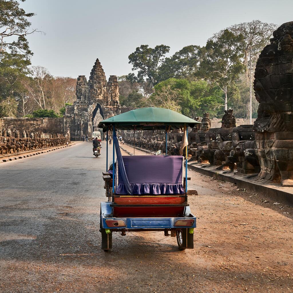 Angkor-Wat-Siem-Reap-tuktuk-Cambodge